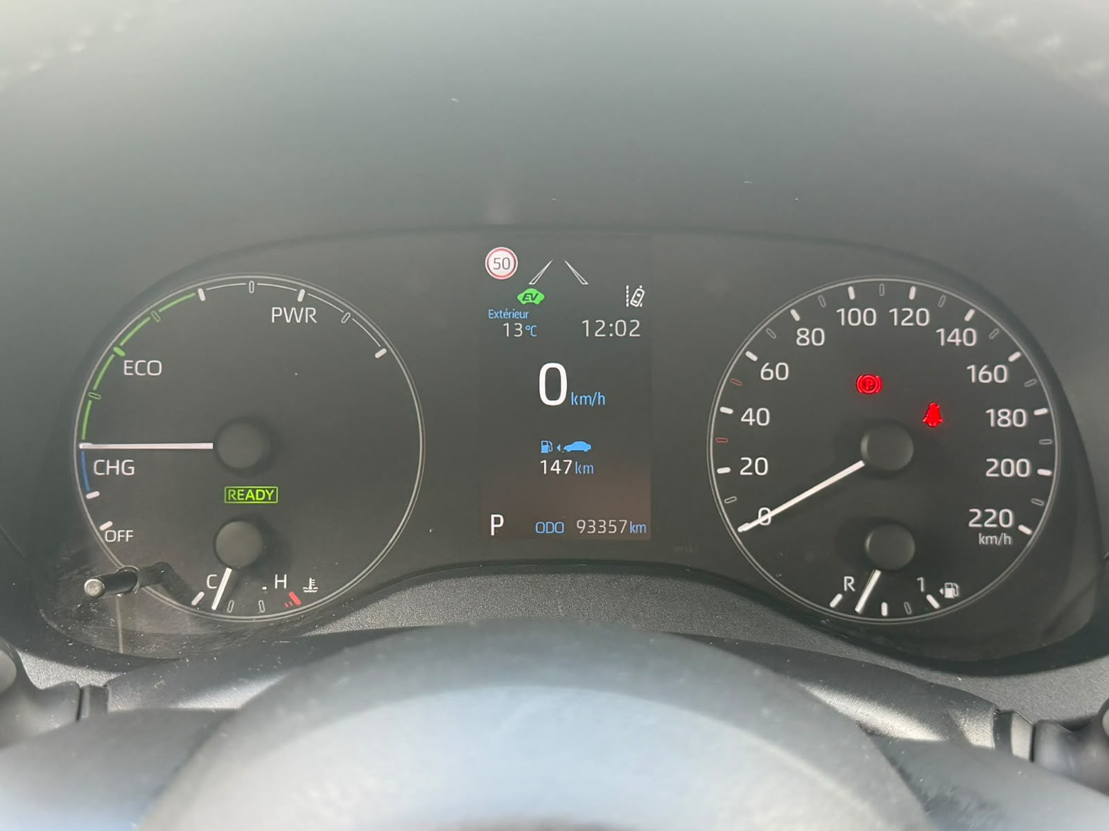 TOYOTA Yaris 1.5 Style e-CVT-image-8