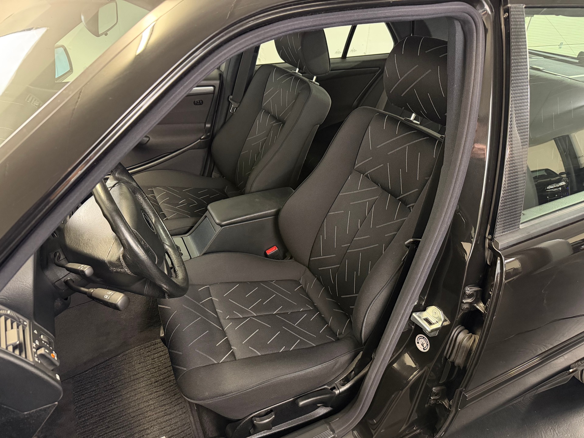 MERCEDES-BENZ C 240 Sport-image-8