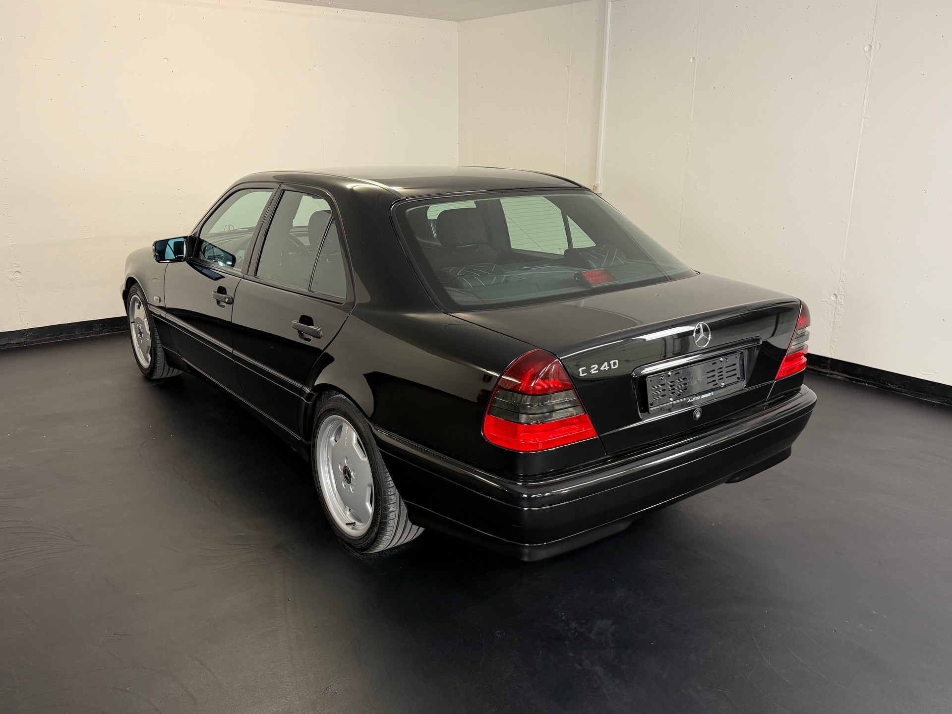 MERCEDES-BENZ C 240 Sport-image-4