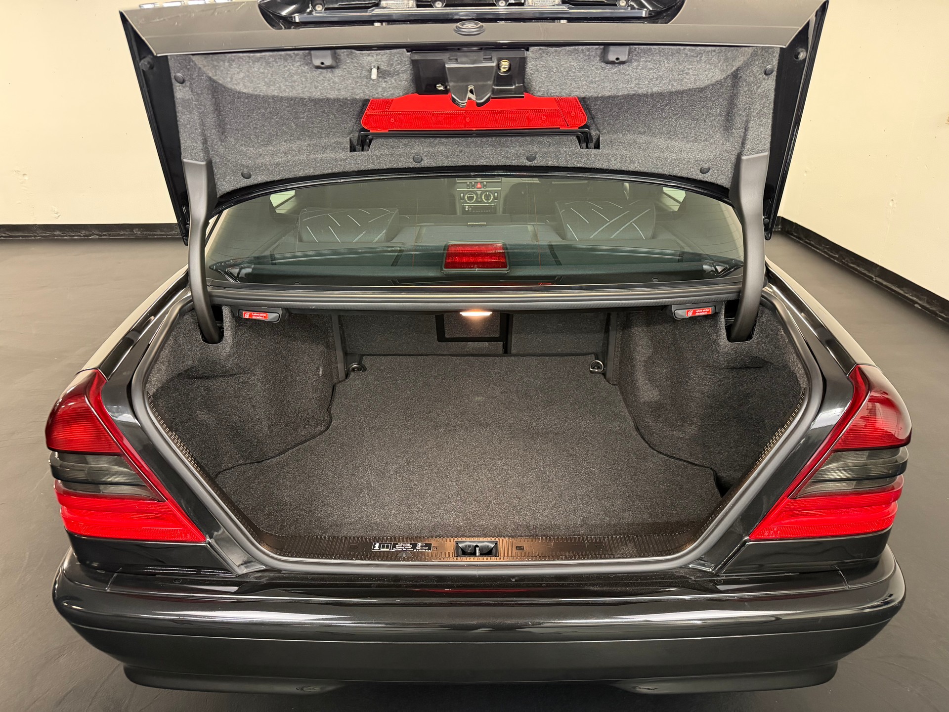 MERCEDES-BENZ C 240 Sport-image-10