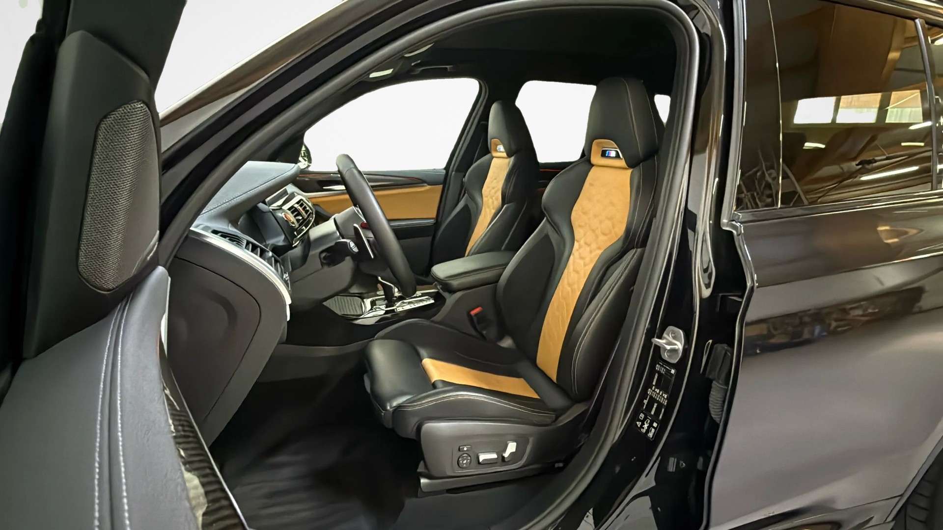 BMW xDrive M Competition Steptronic-image-13