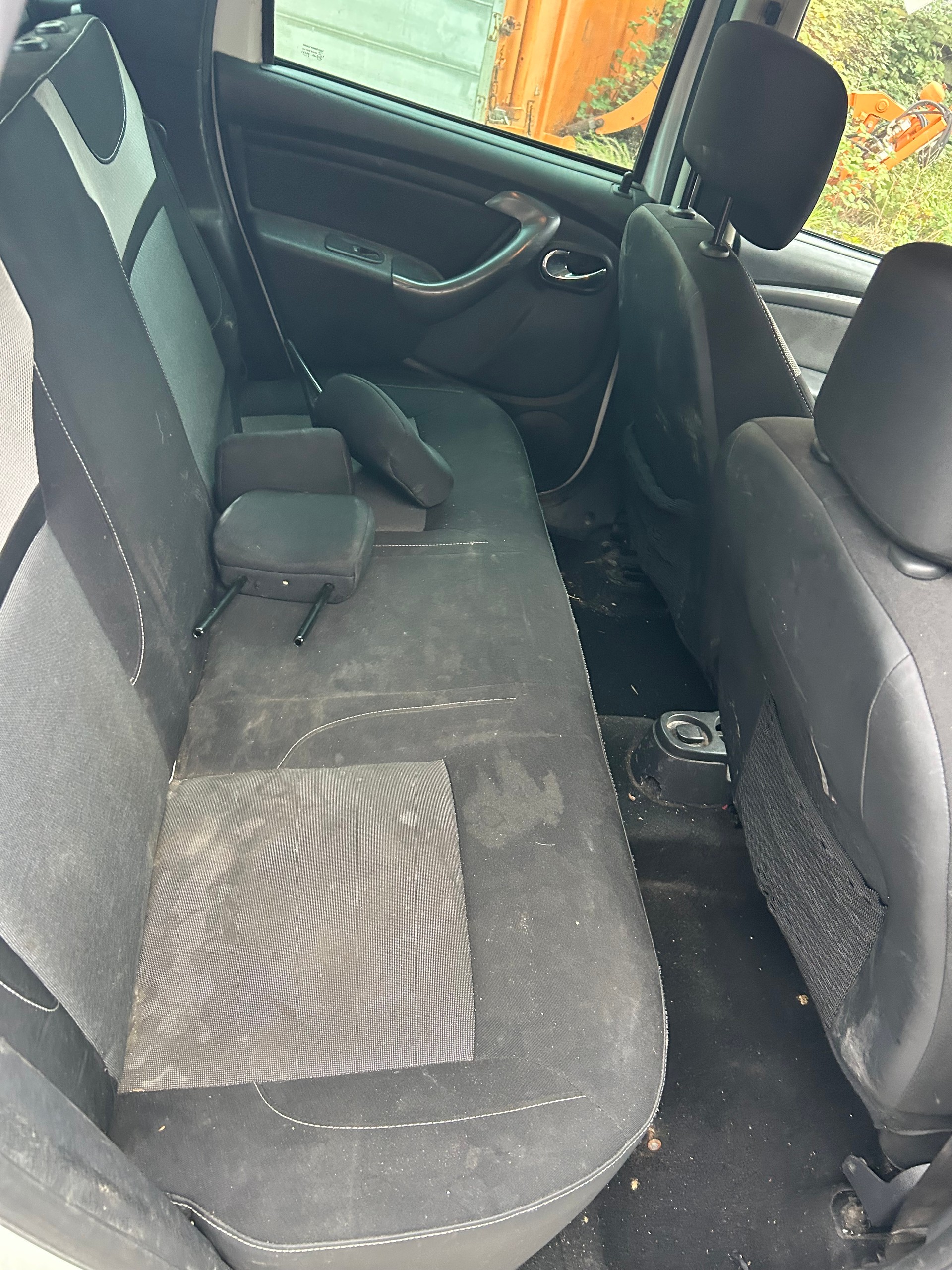 DACIA Duster 1.2 T Lauréate 4x4-image-4
