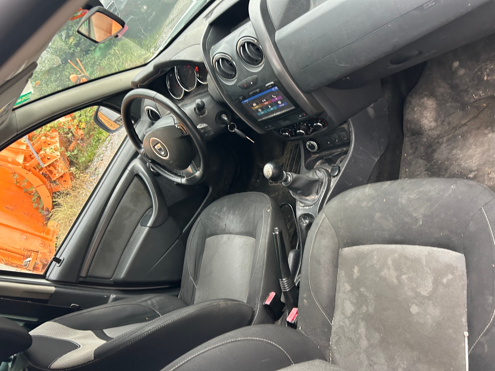 DACIA Duster 1.2 T Lauréate 4x4-image-3