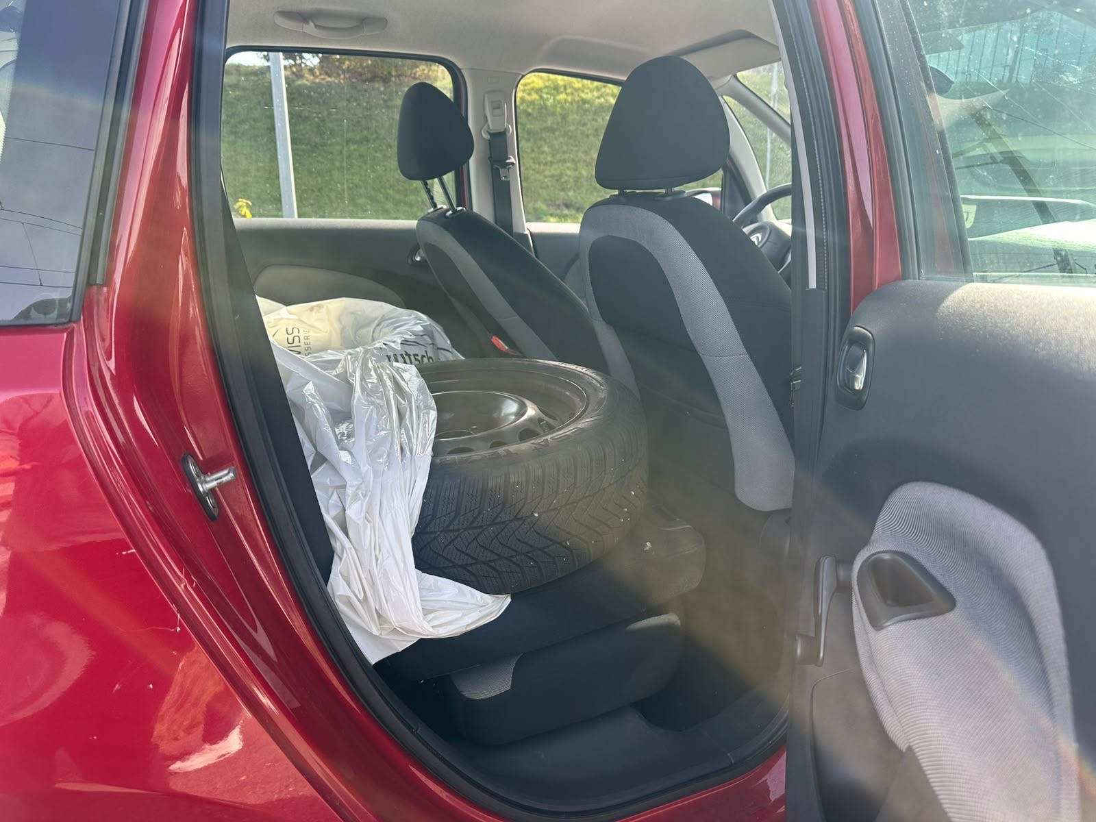 CITROEN C3 Picasso 1.6 HDi Exclusive EGS6-image-6