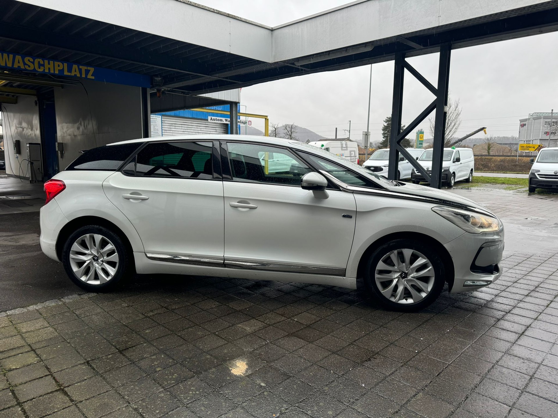 DS AUTOMOBILES 2.0 HDi HyB4 Chic EGS-image-2