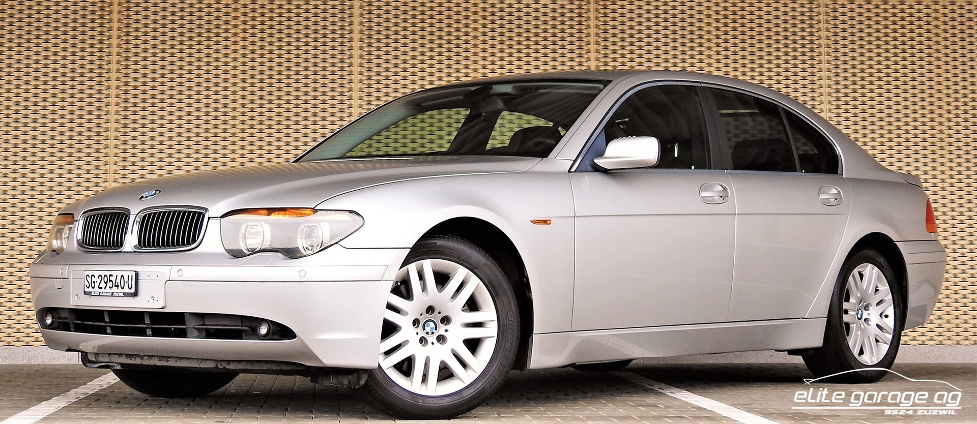 BMW 745i
