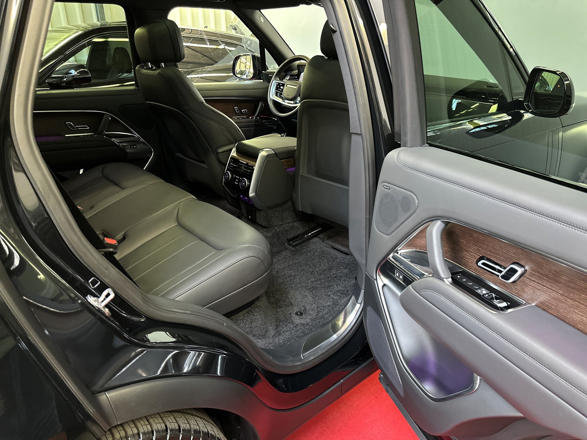 LAND ROVER Range Rover D300 3.0D I6 MHEV Autobiography Automatic-image-23