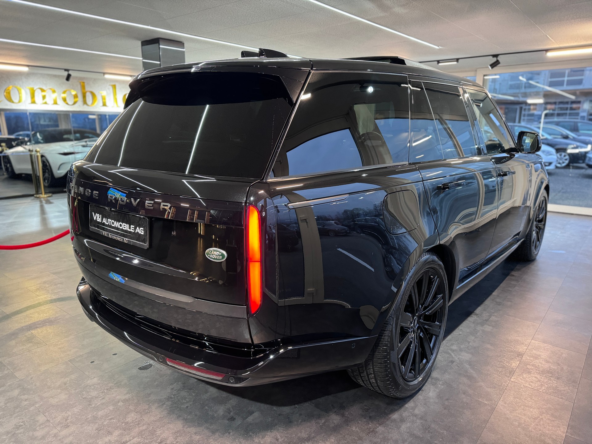 LAND ROVER Range Rover D300 3.0D I6 MHEV Autobiography Automatic-image-13