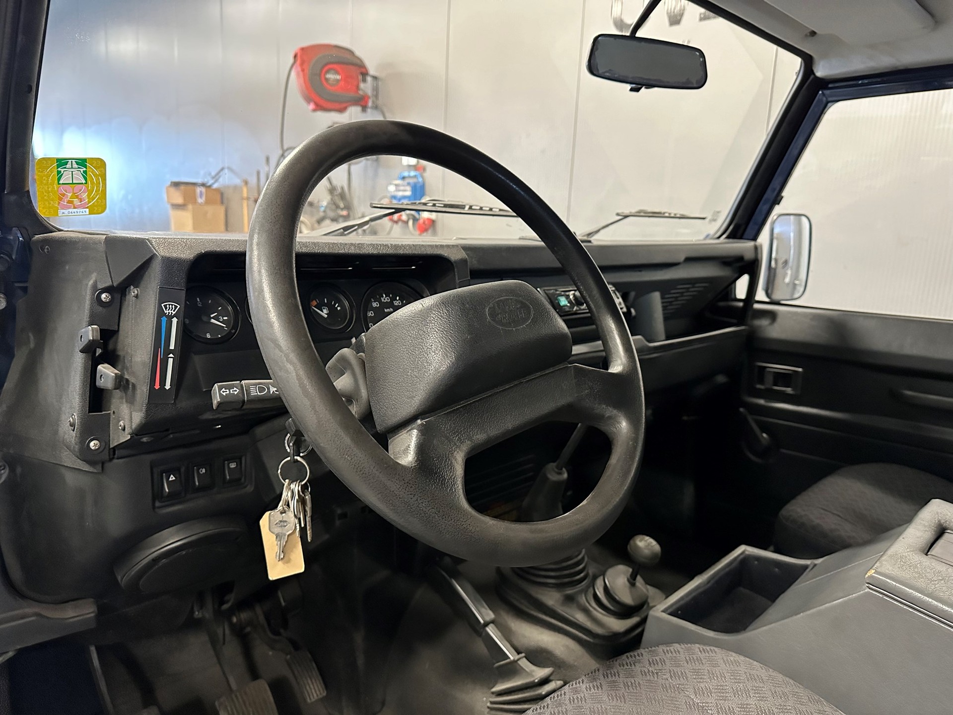 LAND ROVER Defender 110 CSW 2.5 Td5-image-10