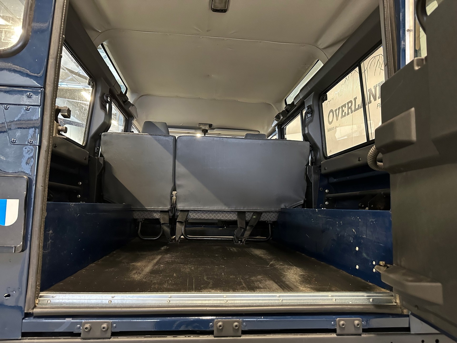 LAND ROVER Defender 110 CSW 2.5 Td5-image-13
