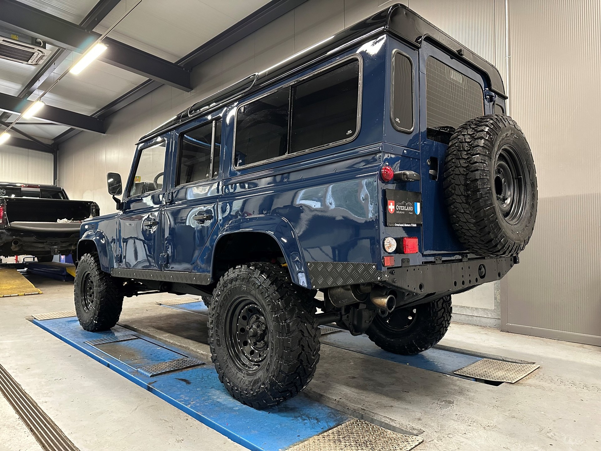 LAND ROVER Defender 110 CSW 2.5 Td5-image-3