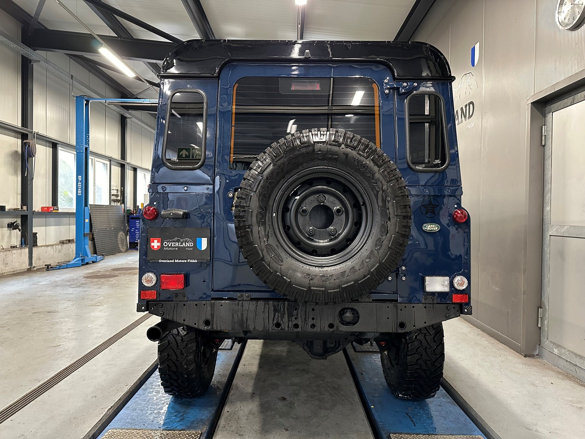 LAND ROVER Defender 110 CSW 2.5 Td5-image-4