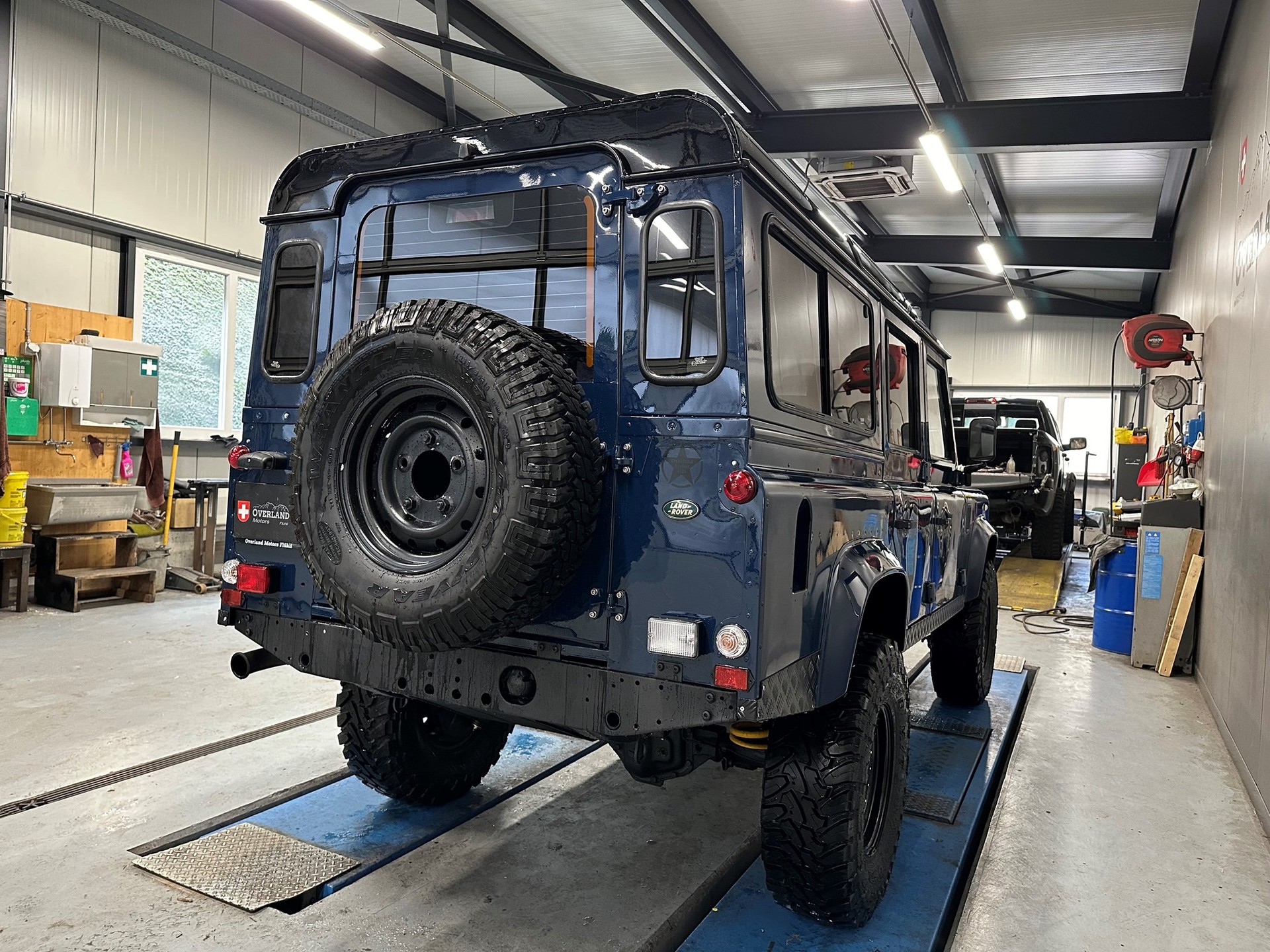 LAND ROVER Defender 110 CSW 2.5 Td5-image-5