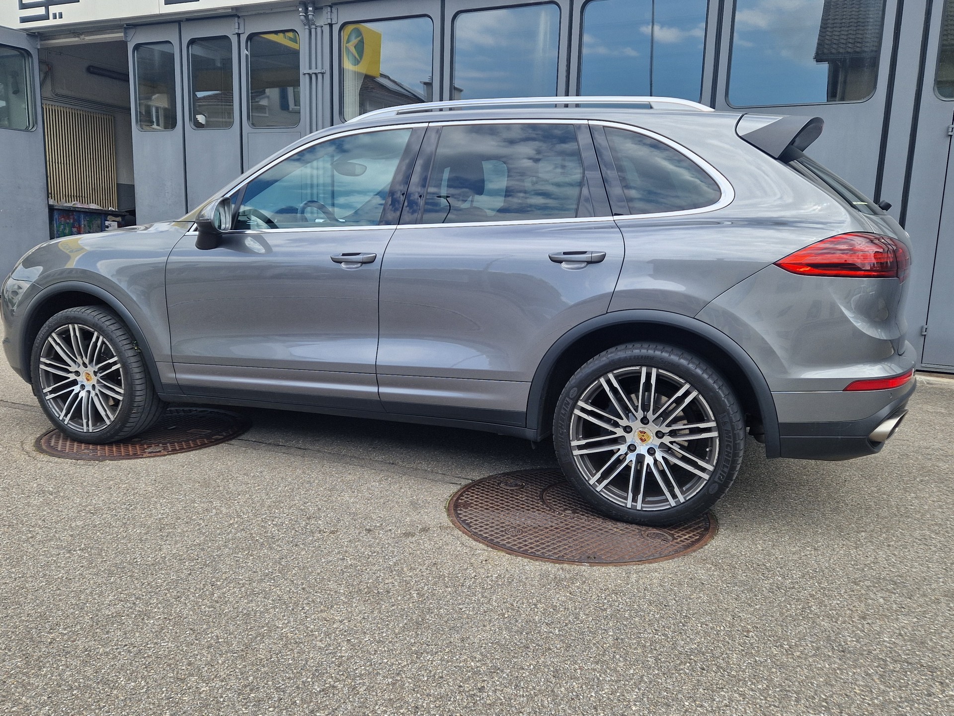 PORSCHE Cayenne Diesel-image-2