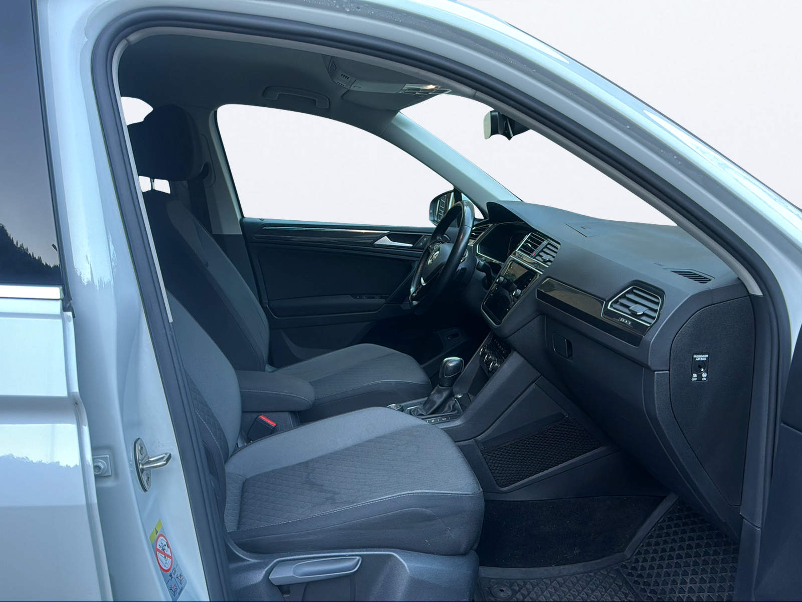 VW Tiguan 2.0 TDI SCR Comfortline 4Motion DSG-image-15