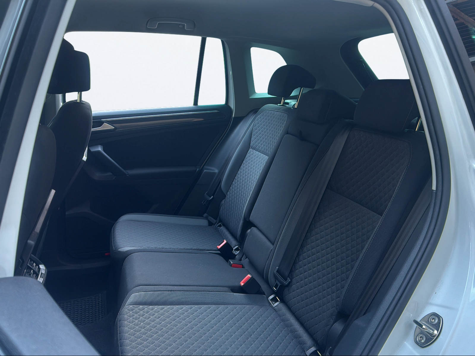 VW Tiguan 2.0 TDI SCR Comfortline 4Motion DSG-image-14
