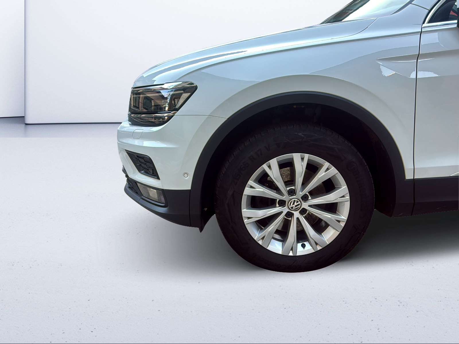 VW Tiguan 2.0 TDI SCR Comfortline 4Motion DSG-image-8