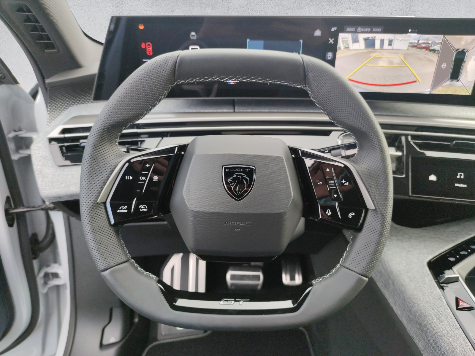 PEUGEOT 3008 1.2 Hybrid GT-image-11