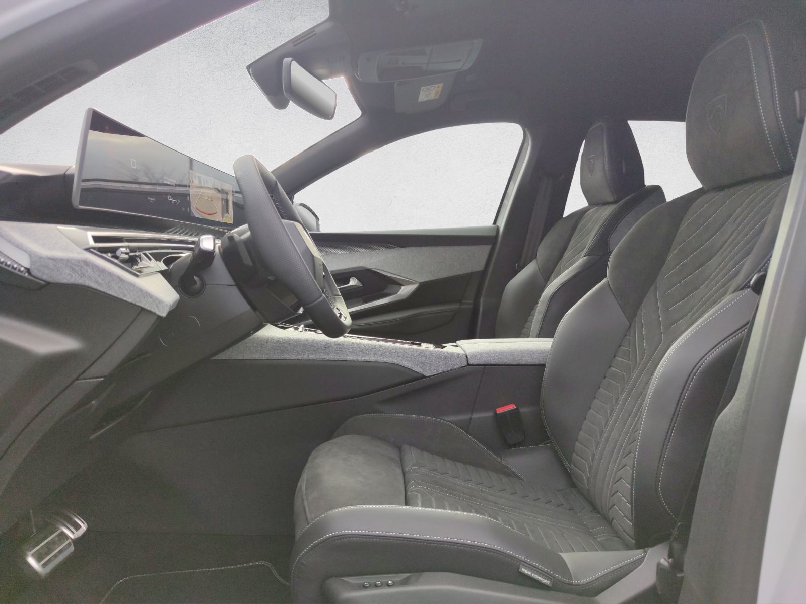 PEUGEOT 3008 1.2 Hybrid GT-image-9