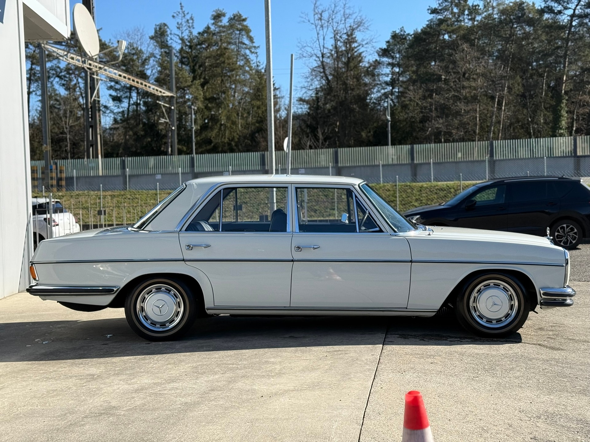 MERCEDES-BENZ 280 E "Strich-8"-image-3