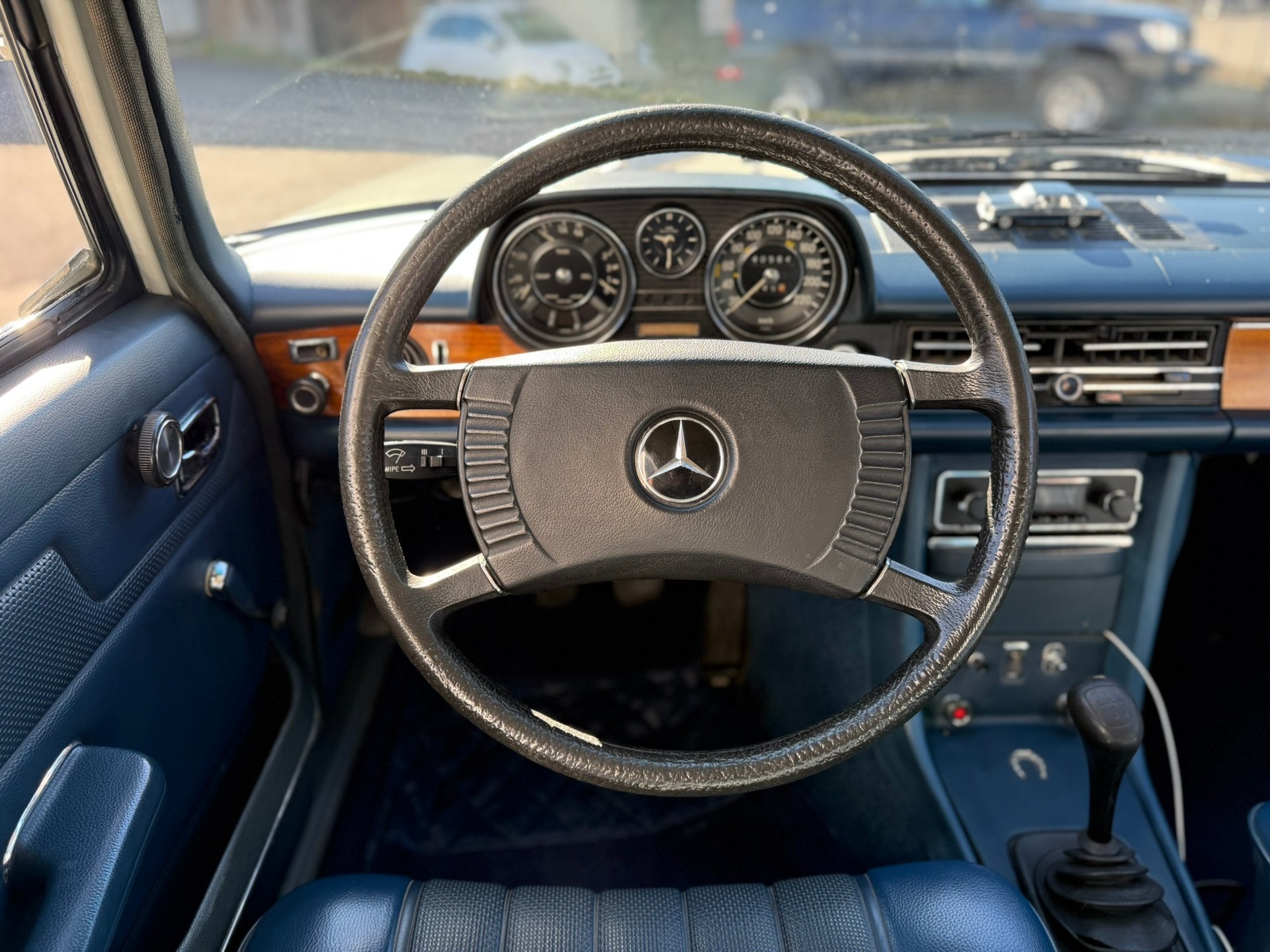 MERCEDES-BENZ 280 E "Strich-8"-image-11