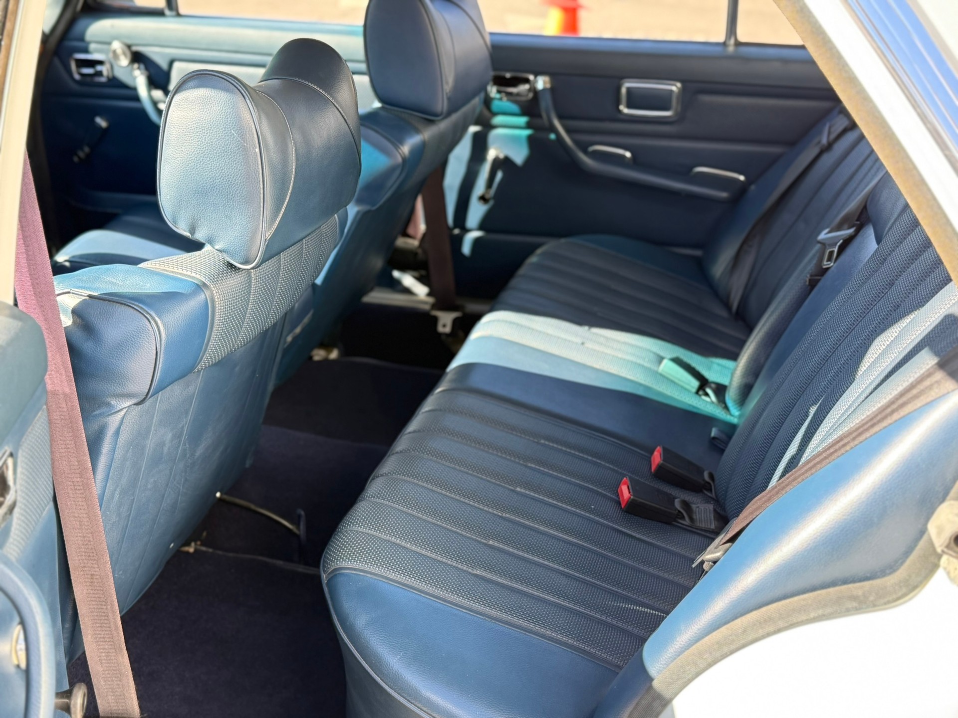 MERCEDES-BENZ 280 E "Strich-8"-image-9