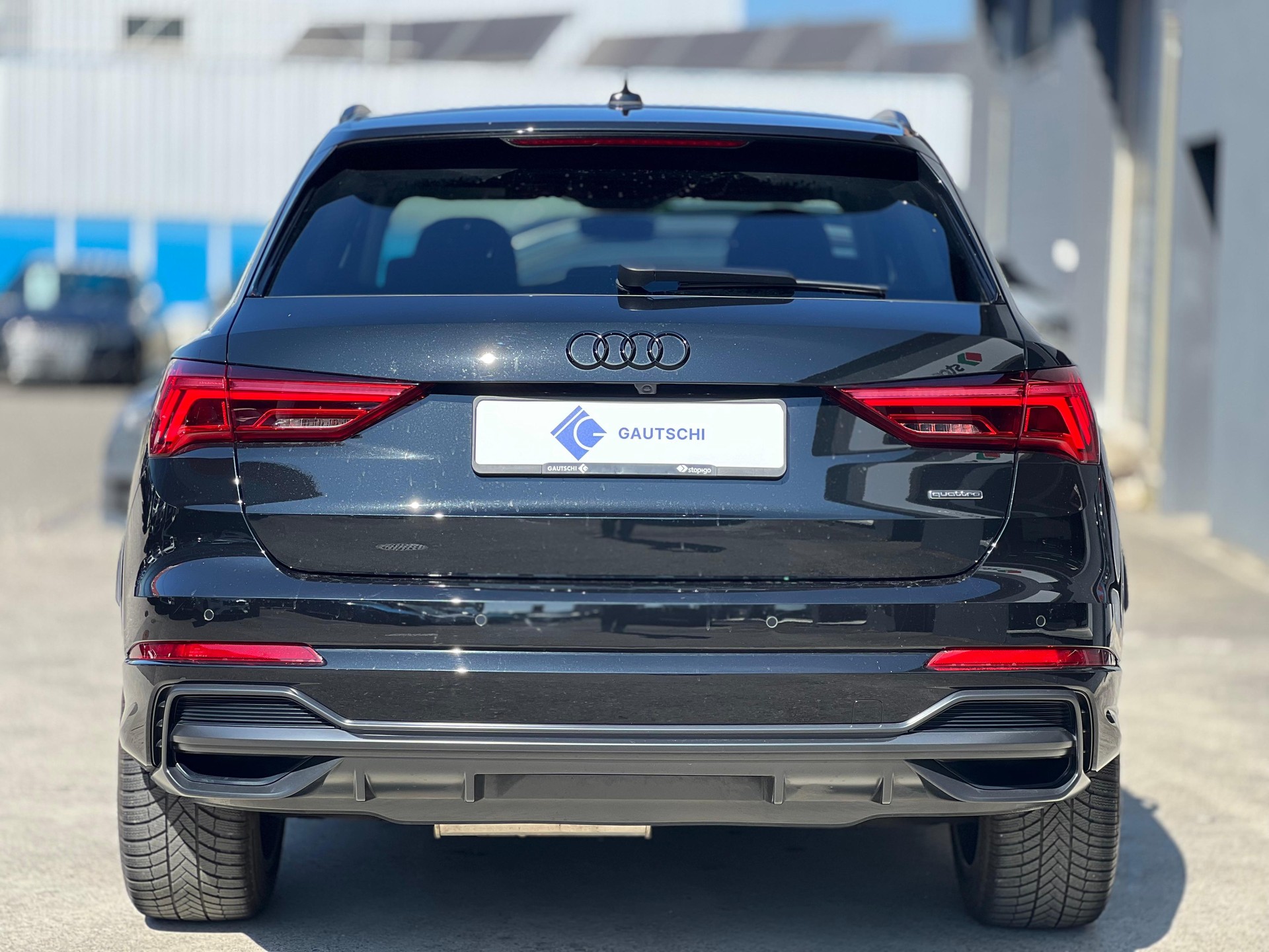 AUDI Q3 35 TDI S line quattro S-tronic-image-3
