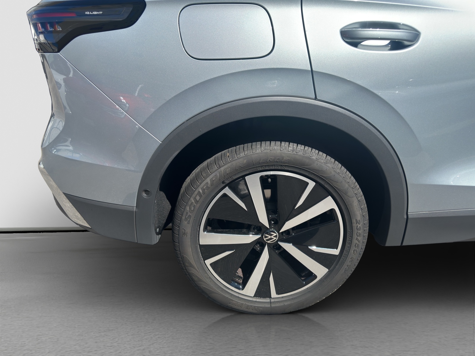 VW Tiguan 2.0 TDI SCR Elegance DSG-image-4
