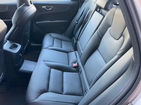 VOLVO XC60 T6 eAWD Ultra Dark-image-9