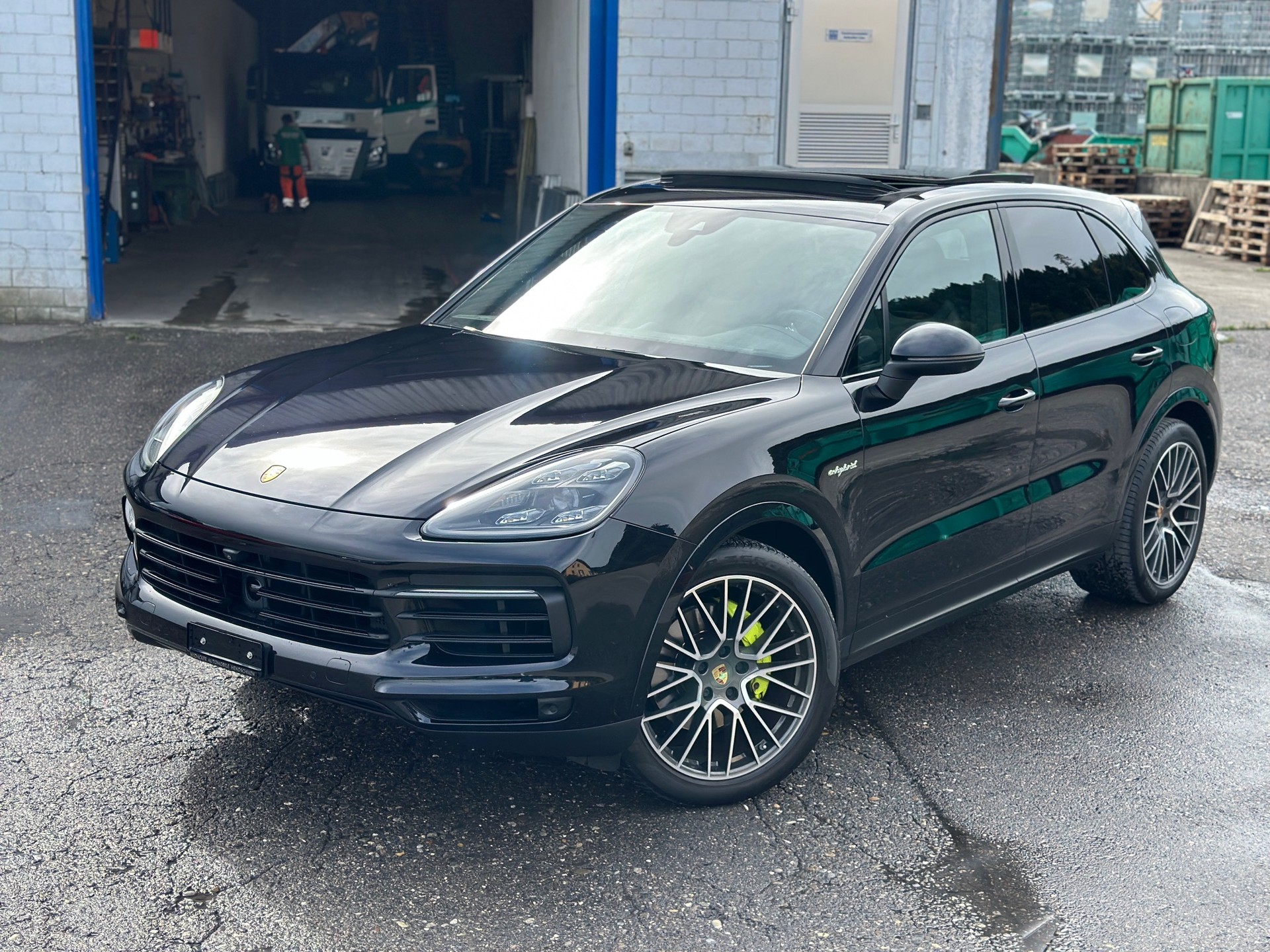 PORSCHE Cayenne E-Hybrid-image-13