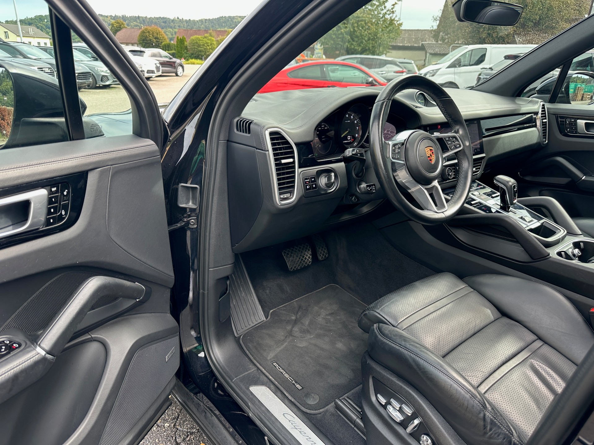 PORSCHE Cayenne E-Hybrid-image-10