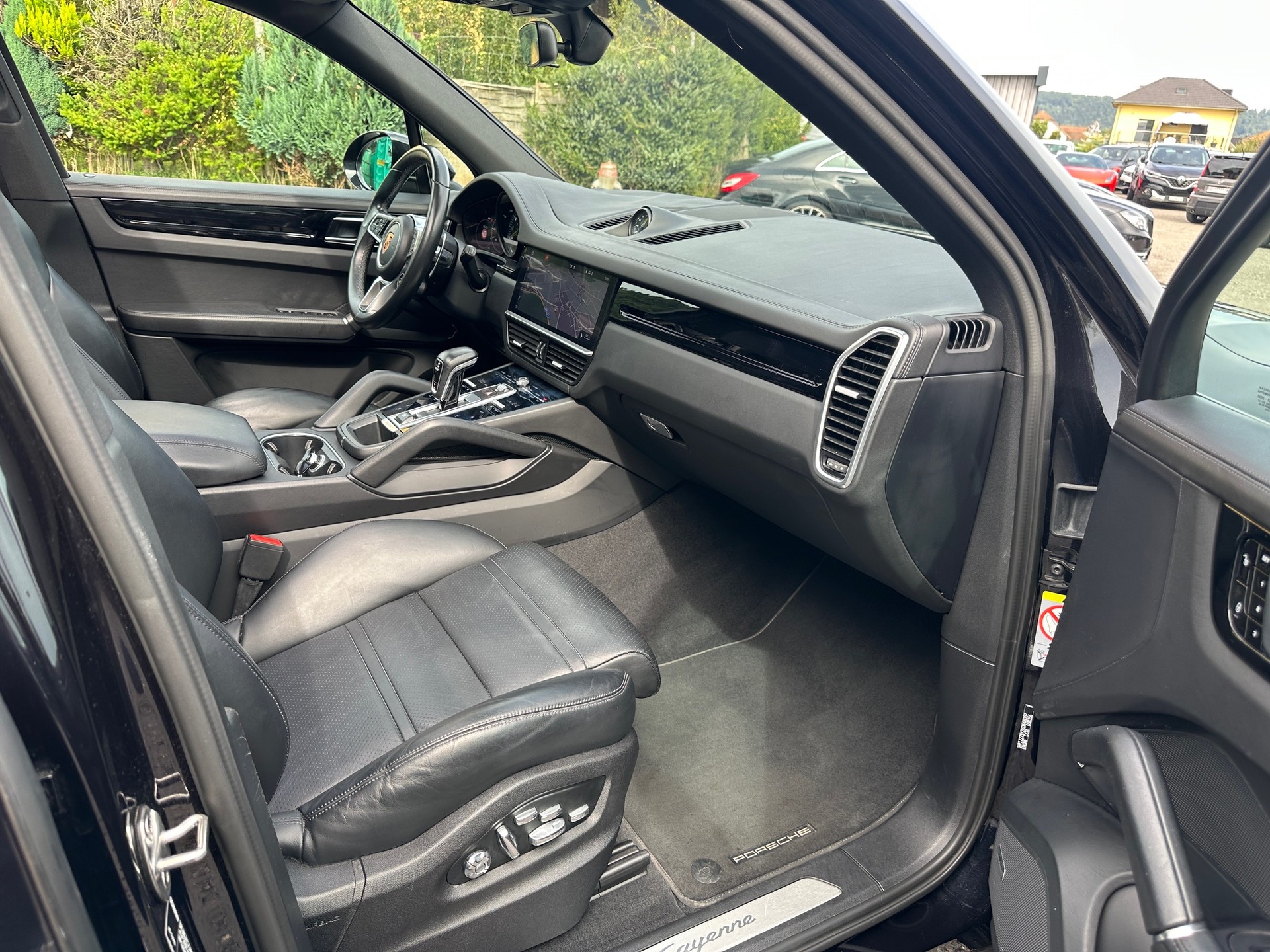 PORSCHE Cayenne E-Hybrid-image-9