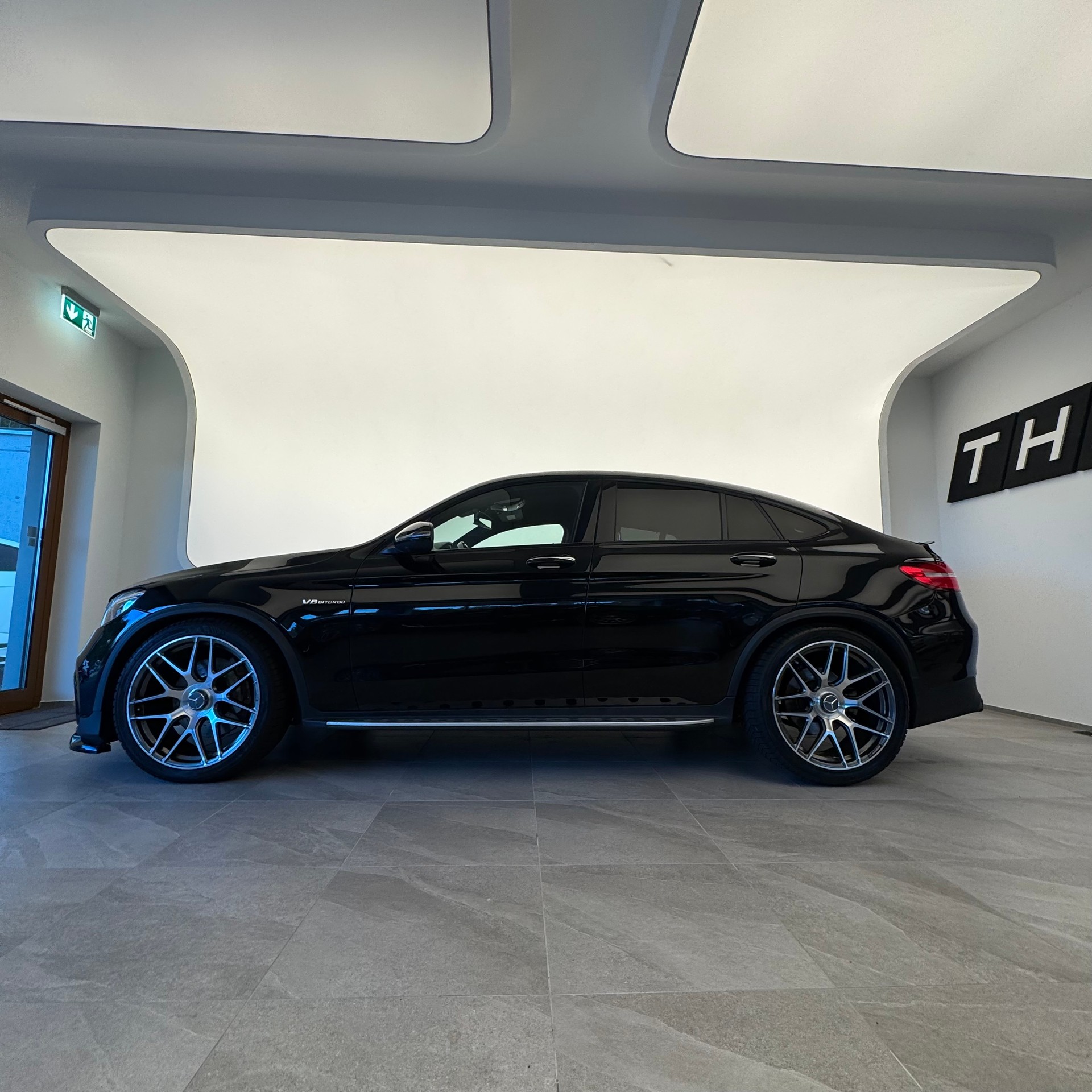 MERCEDES-BENZ GLC Coupé 350 d AMG GLC 63 Umbau-showroom-element-2