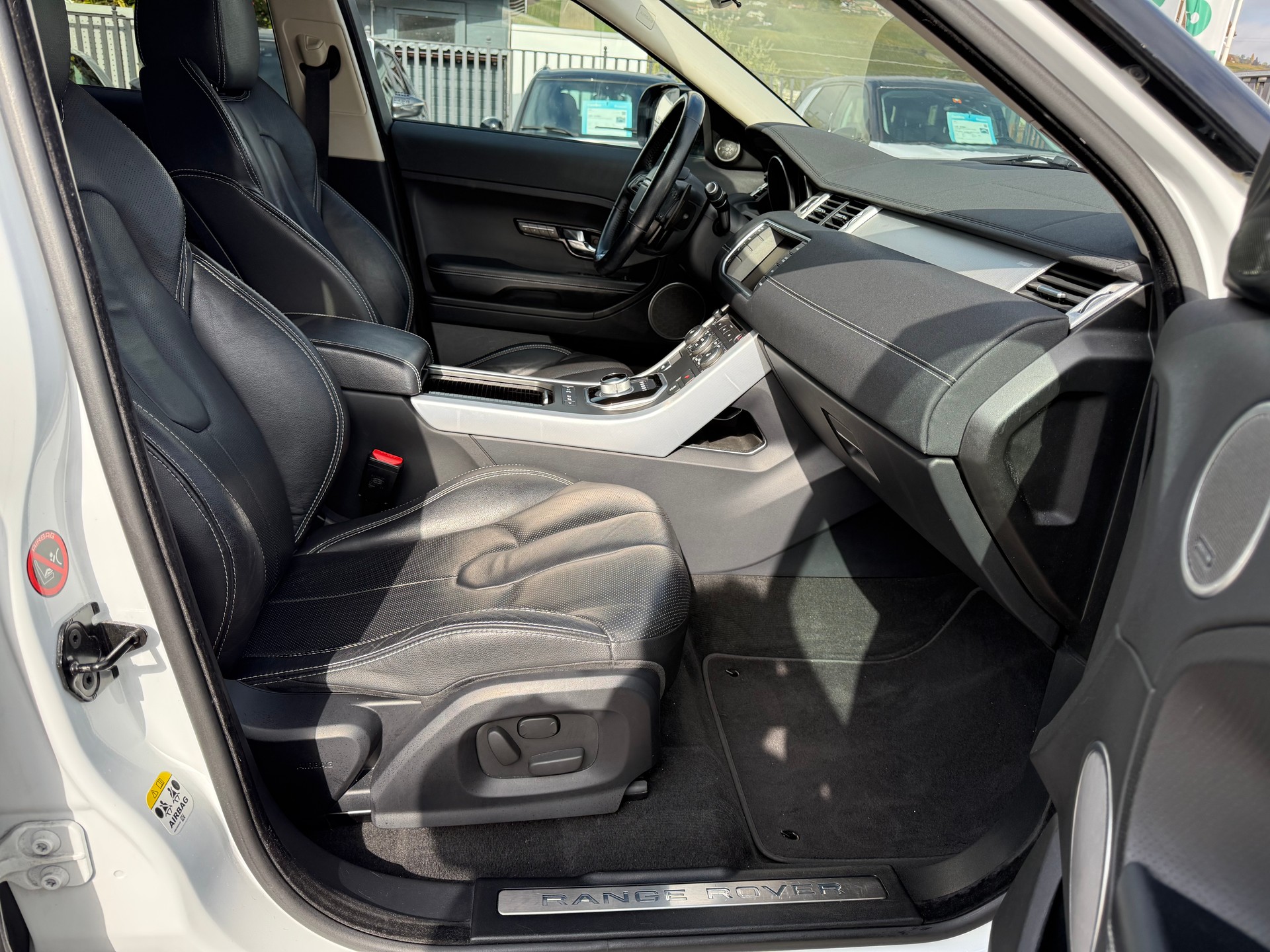LAND ROVER Range Rover Evoque 2.0 Si4 Dynamic AT6-image-9
