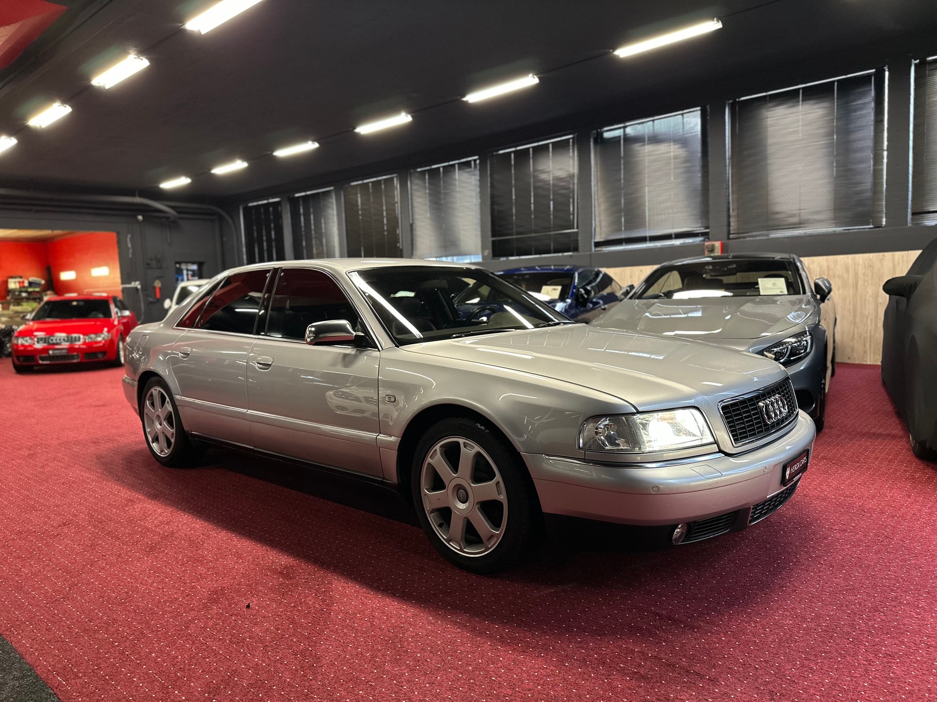 AUDI S8 D2 4.2 V8 Quattro ** Garantierte KM ** Neuwertiger-Zustand ** Lückenlose Boardunterlagen **-image-3