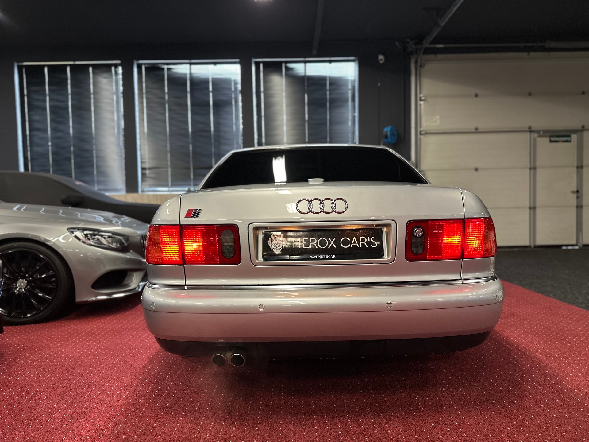 AUDI S8 D2 4.2 V8 Quattro ** Garantierte KM ** Neuwertiger-Zustand ** Lückenlose Boardunterlagen **-image-7