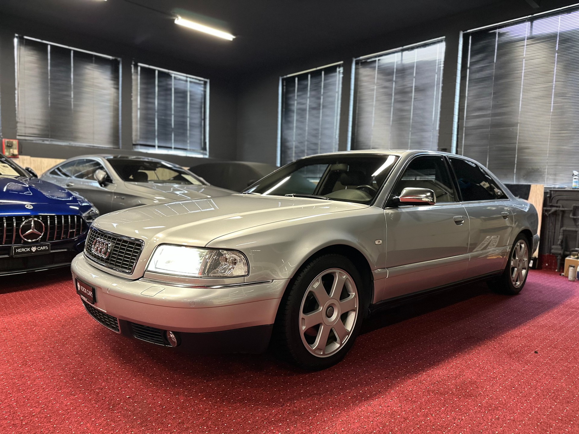 AUDI S8 D2 4.2 V8 Quattro ** Garantierte KM ** Neuwertiger-Zustand ** Lückenlose Boardunterlagen **-image-9