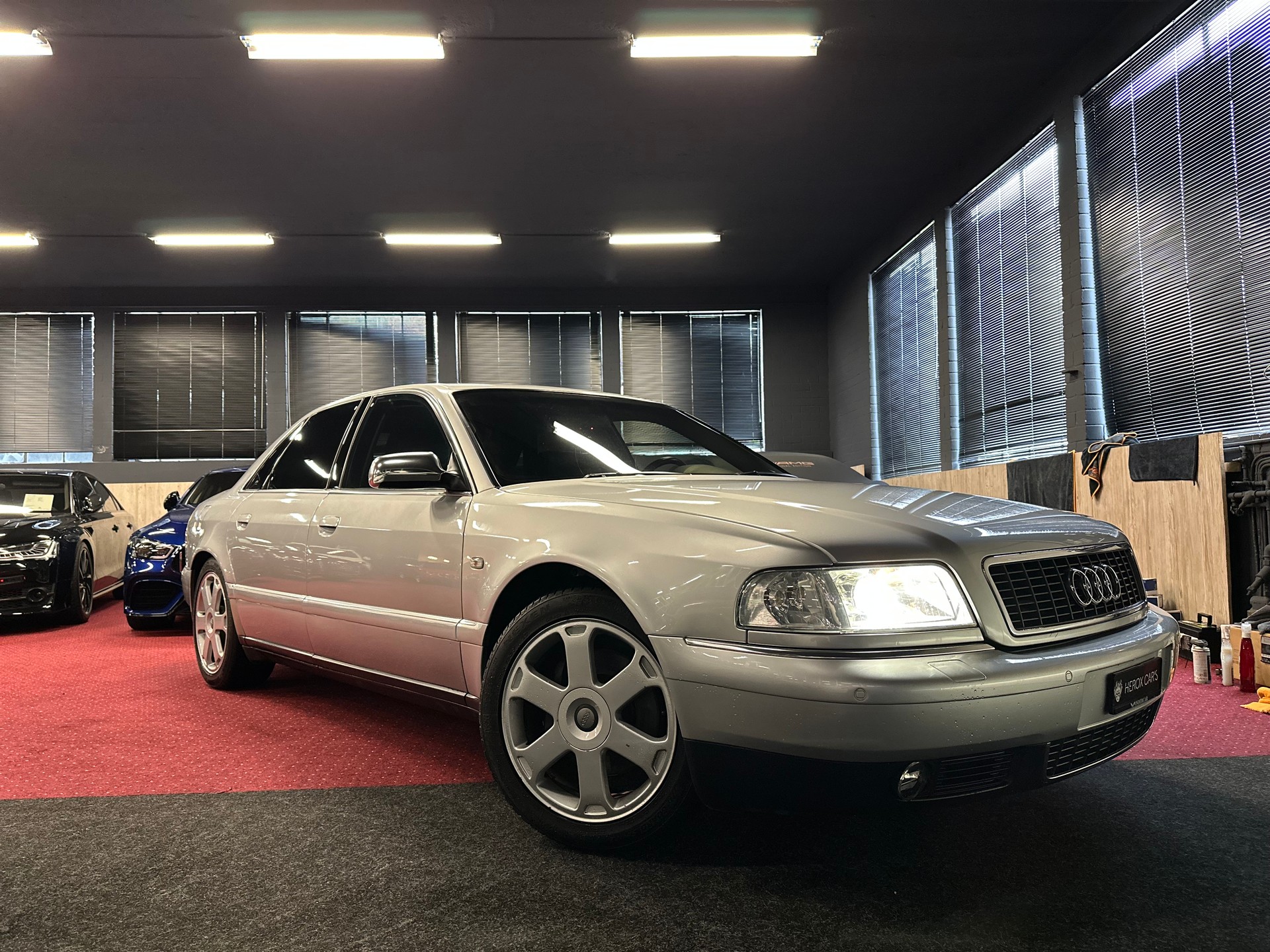 AUDI S8 D2 4.2 V8 Quattro ** Garantierte KM ** Neuwertiger-Zustand ** Lückenlose Boardunterlagen **-image-2