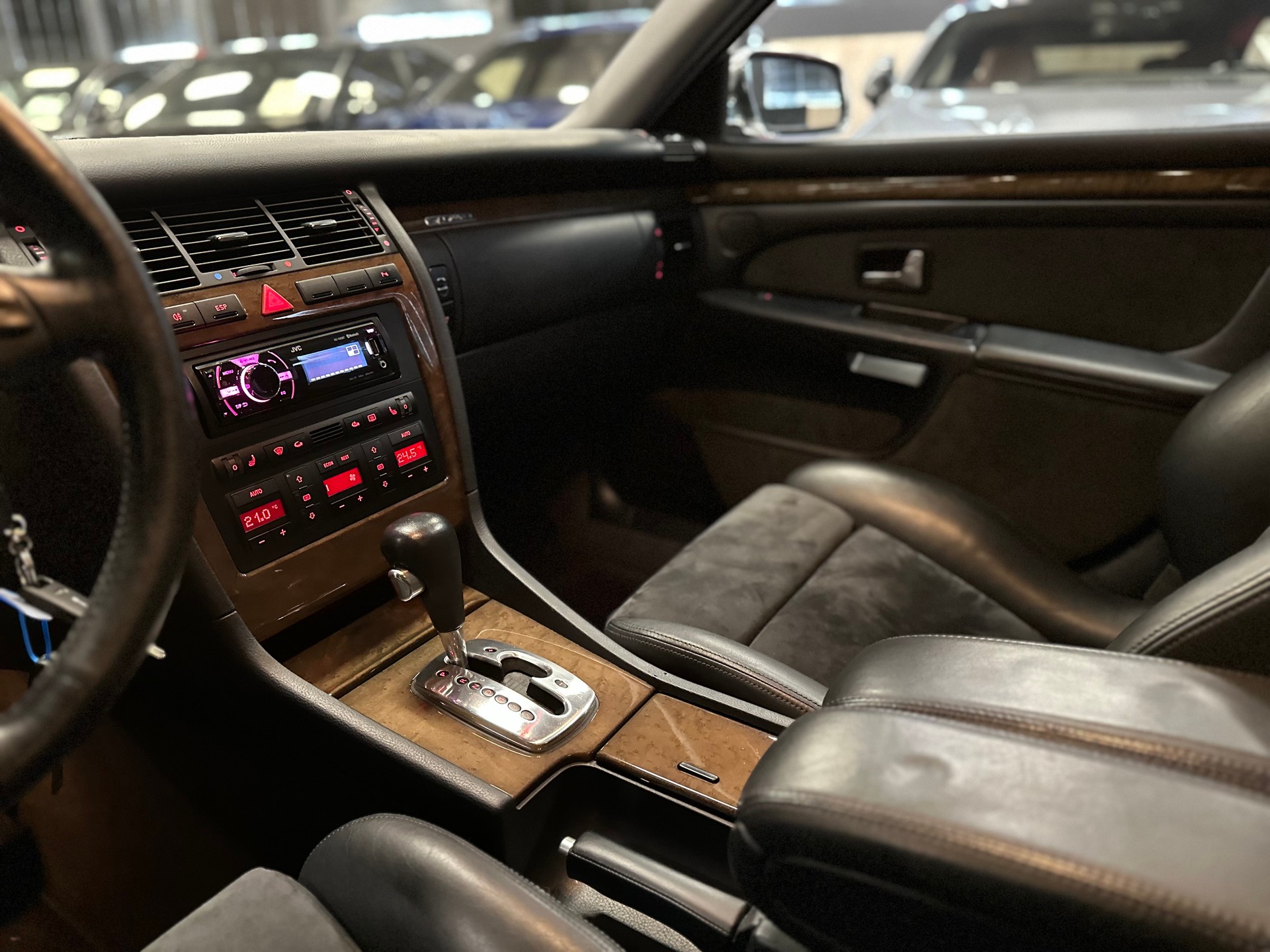 AUDI S8 D2 4.2 V8 Quattro ** Garantierte KM ** Neuwertiger-Zustand ** Lückenlose Boardunterlagen **-image-16
