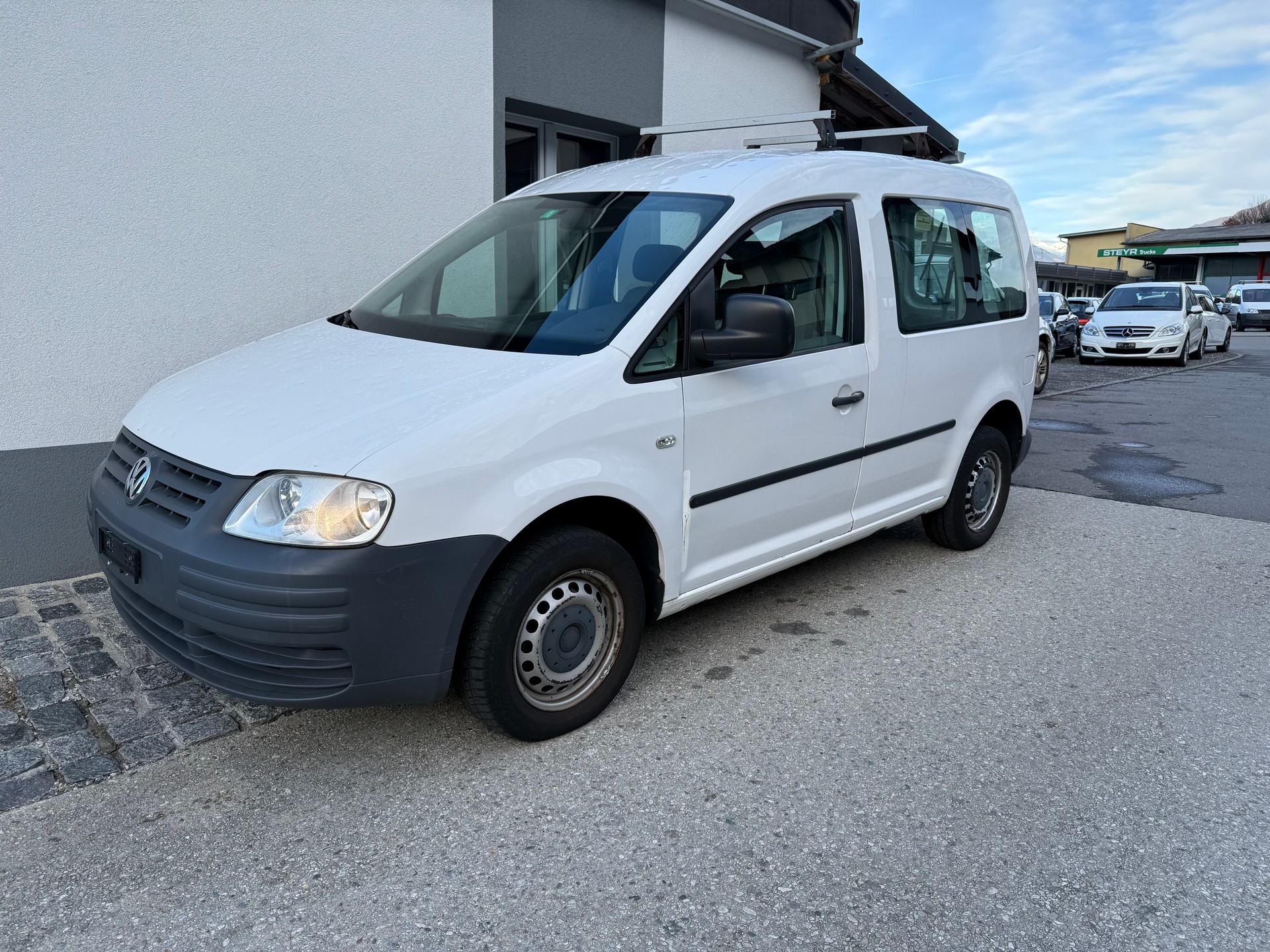 VW Caddy 1.4-image-4