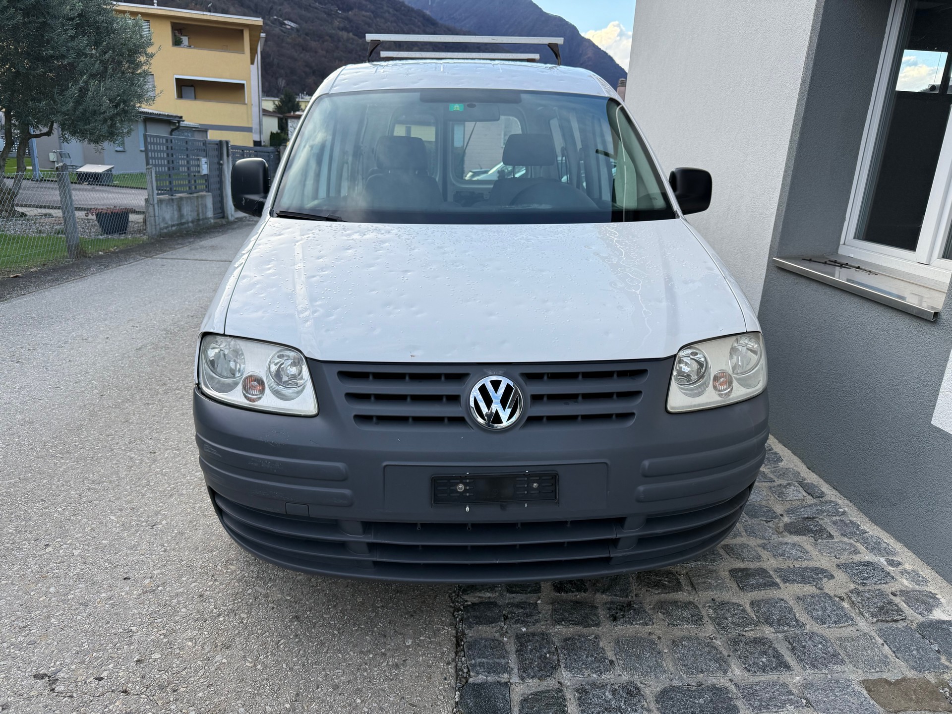 VW Caddy 1.4-image-0