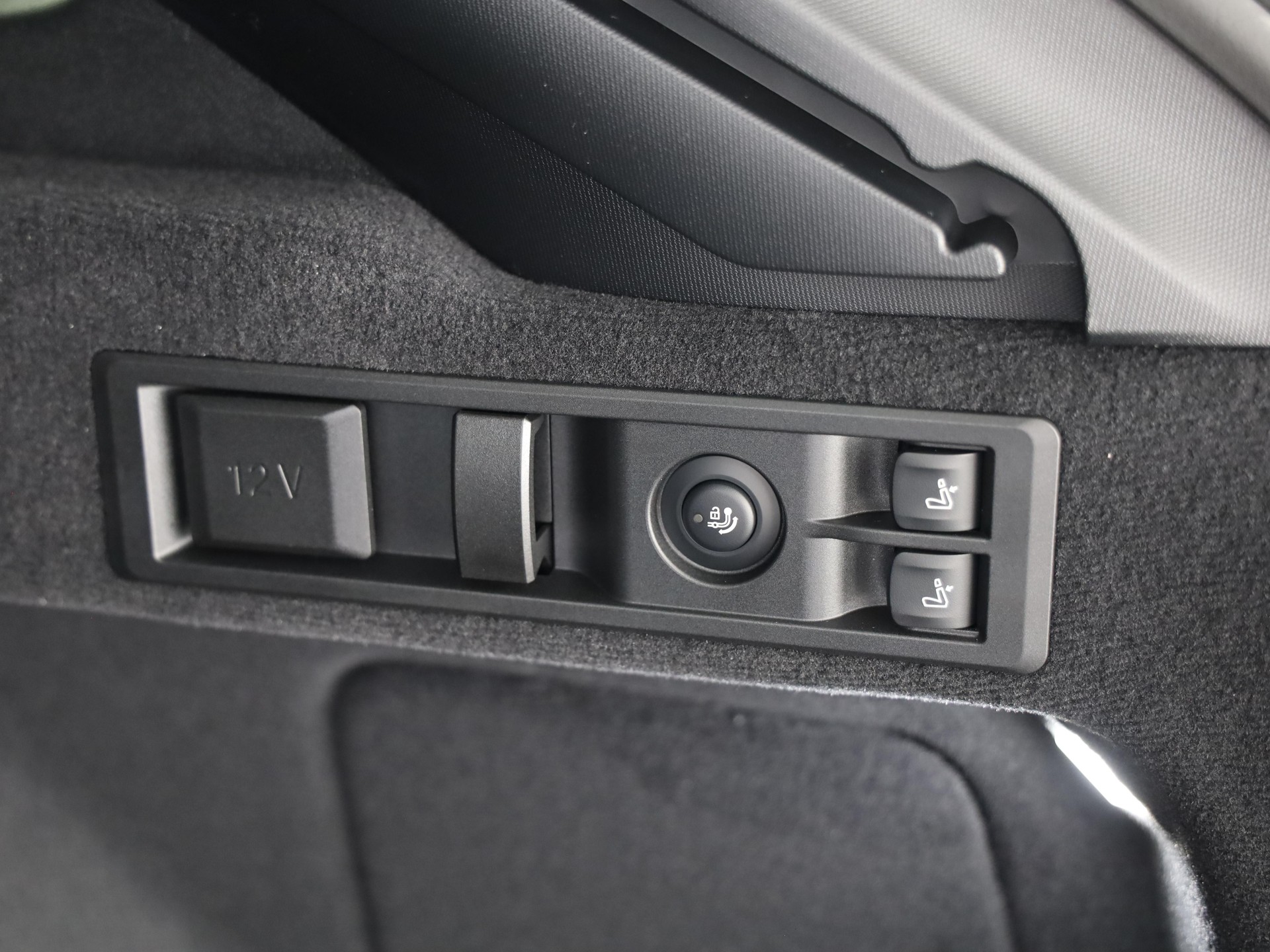 BMW 320d xDrive SAG Touring-image-7
