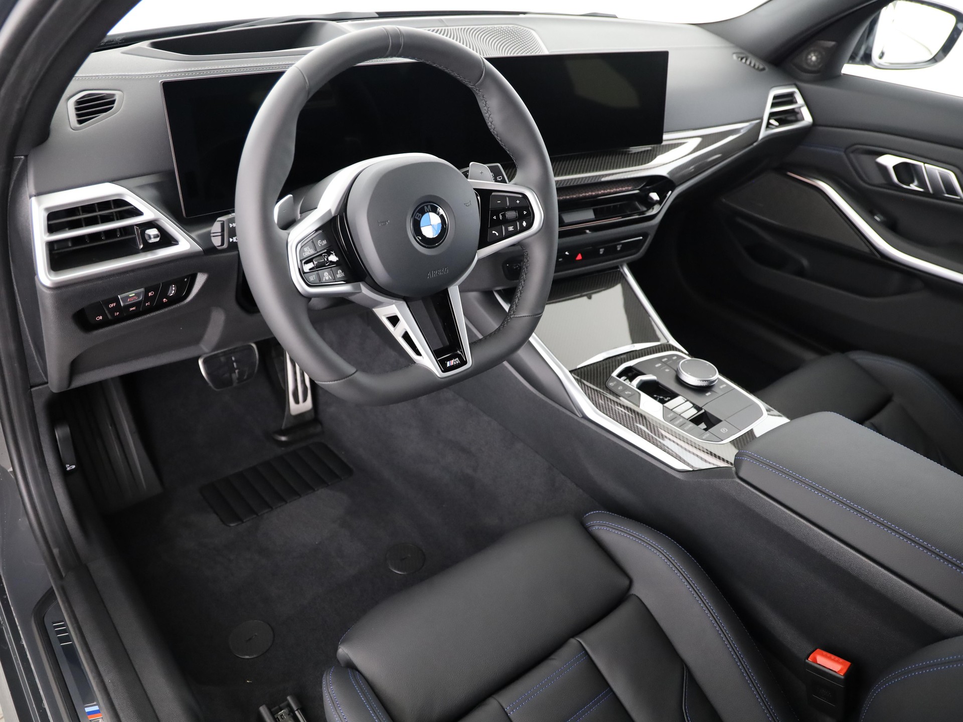 BMW 320d xDrive SAG Touring-image-11