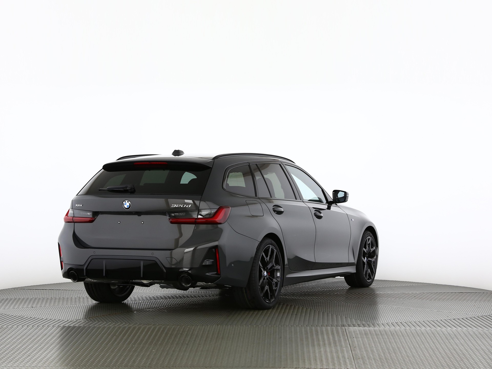 BMW 320d xDrive SAG Touring-image-1