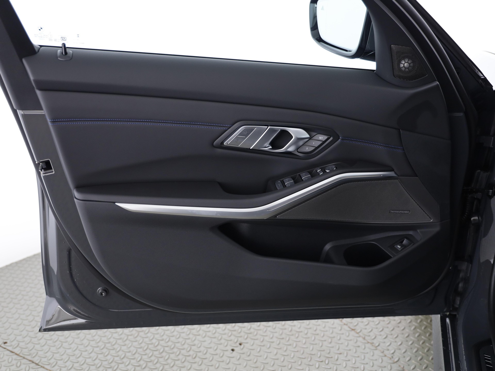 BMW 320d xDrive SAG Touring-image-9