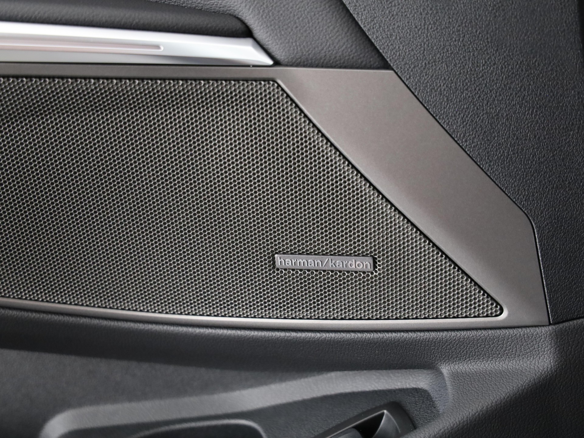 BMW 320d xDrive SAG Touring-image-19