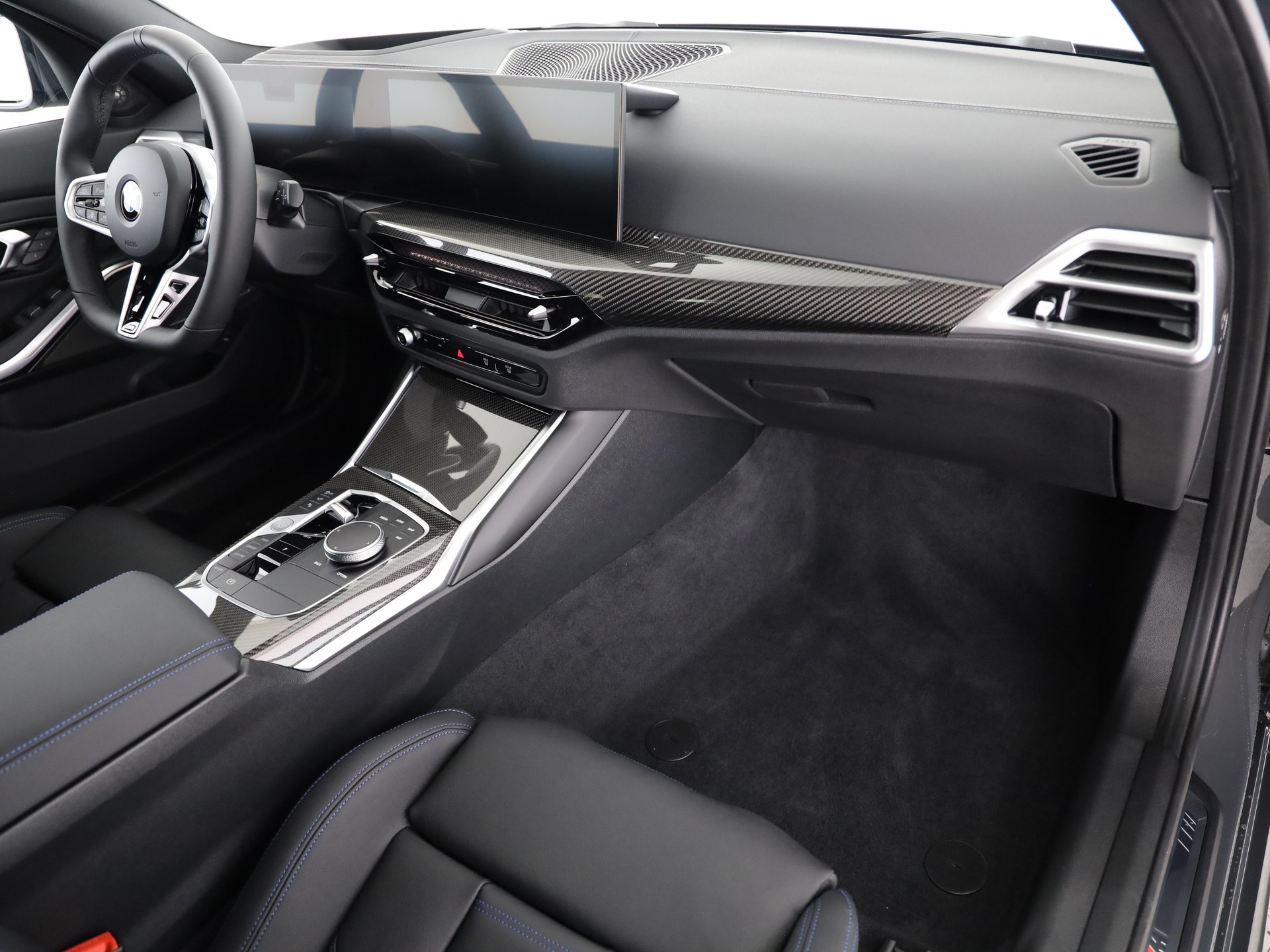 BMW 320d xDrive SAG Touring-image-12
