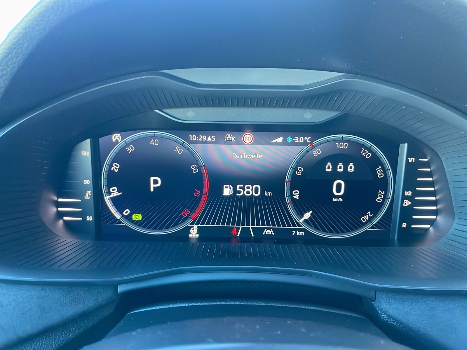 SKODA Scala 1.5 TSI Dynamic DSG-image-8