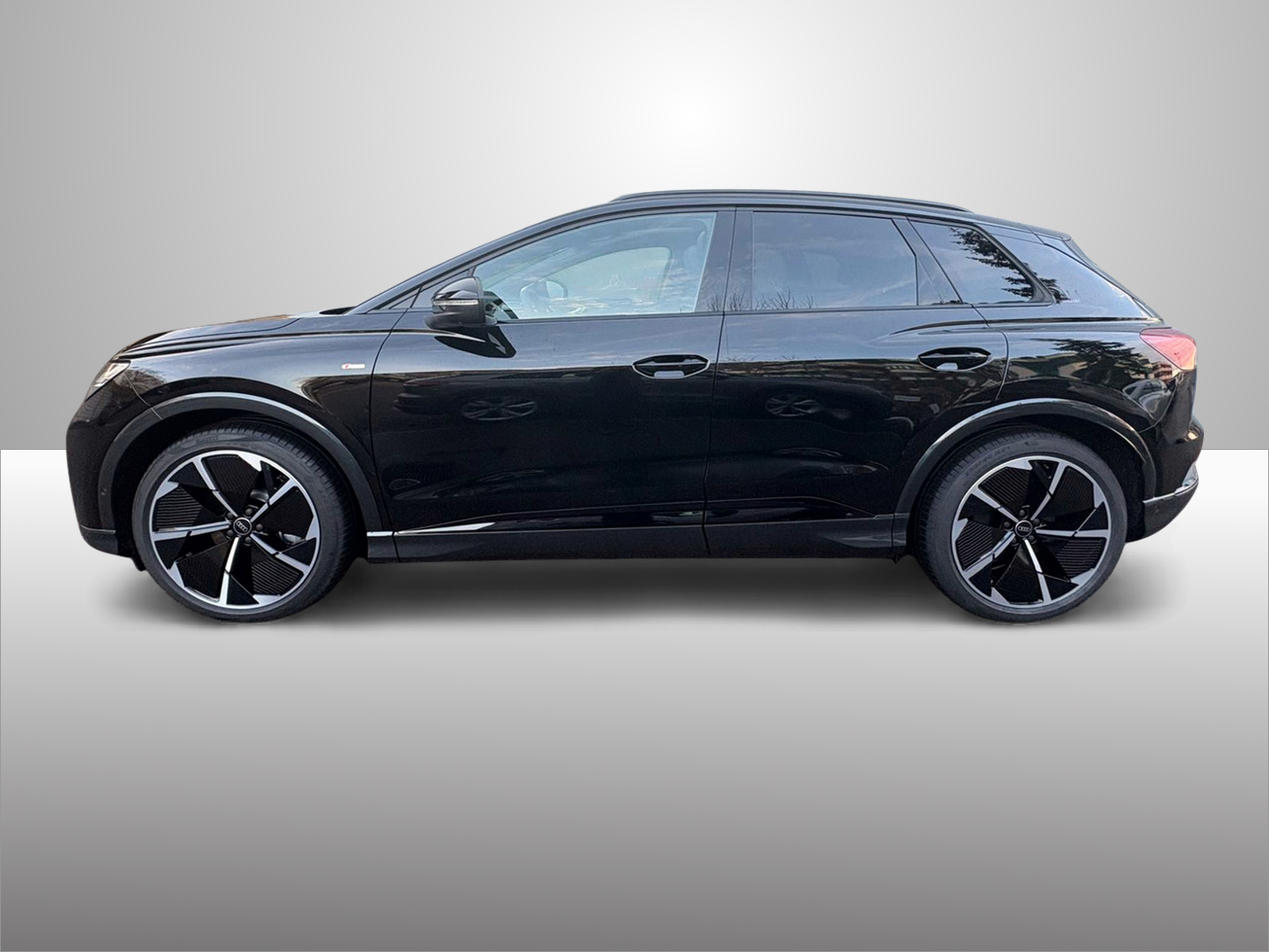 AUDI Q4 e-tron 45 Edition Swiss Ski quattro-image-2