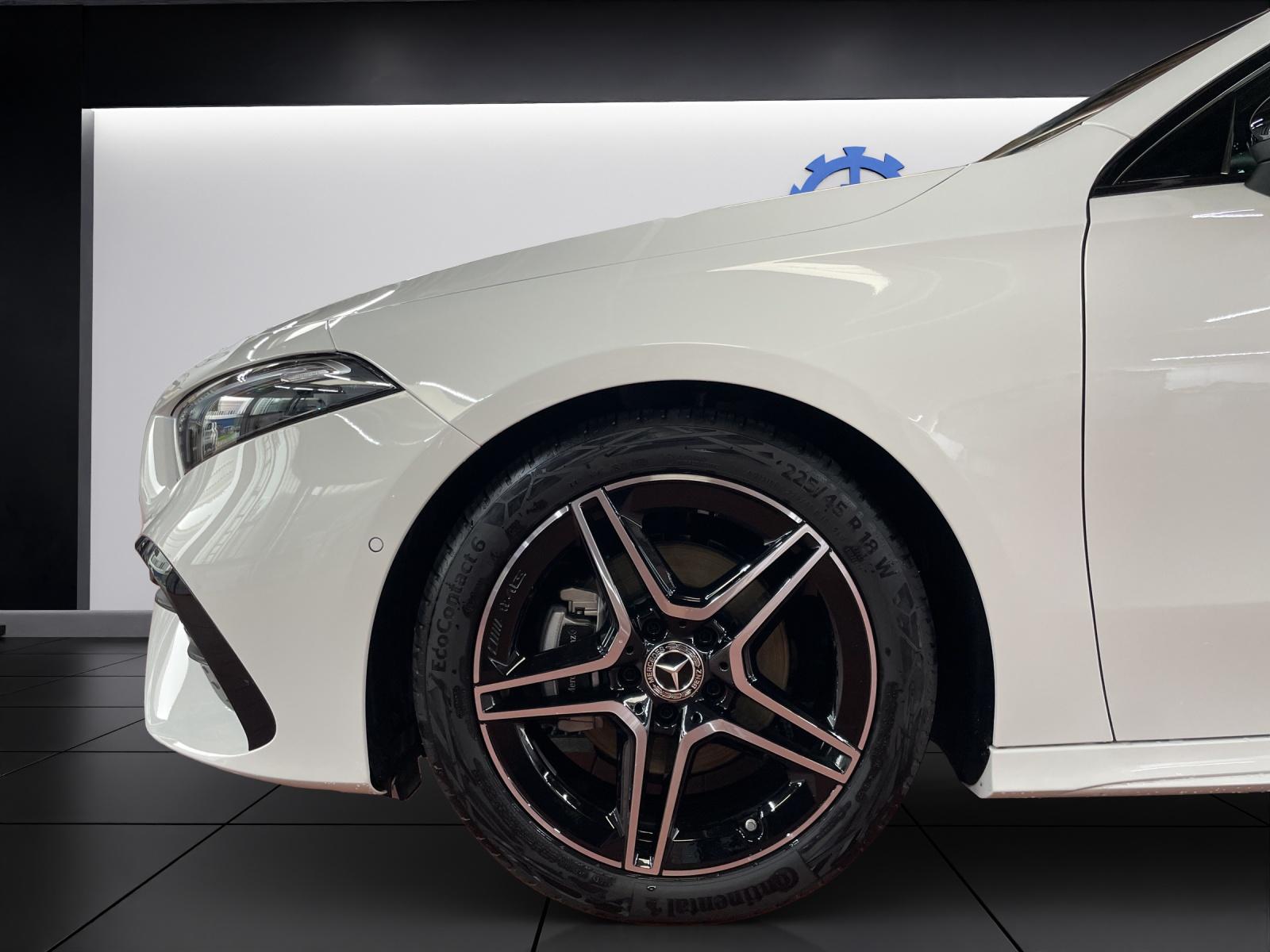 MERCEDES-BENZ A 180 Night Star AMG Line-image-9